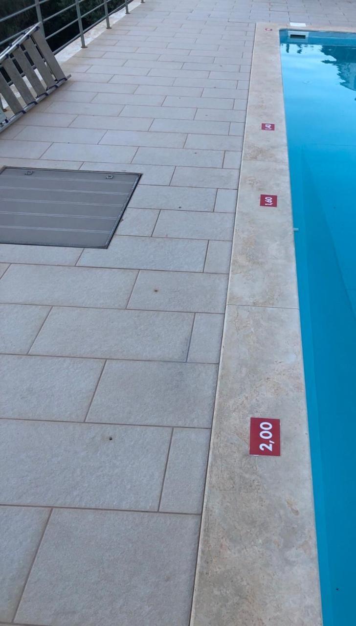 Vl Luxury Villa Kiveri Luaran gambar