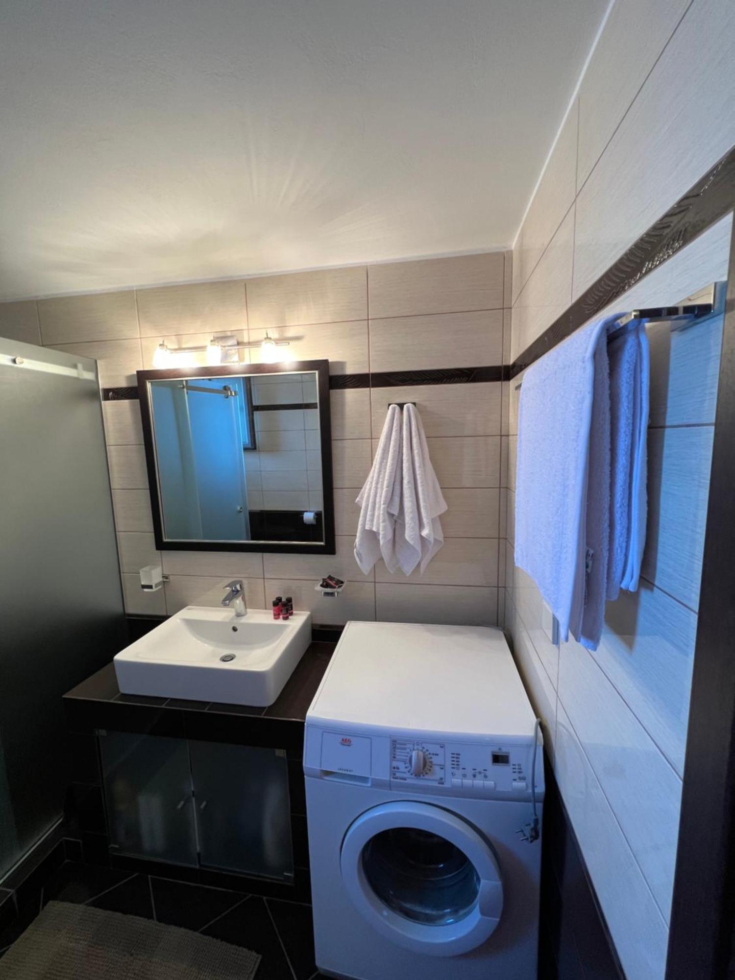 Vl Luxury Villa Kiveri Luaran gambar